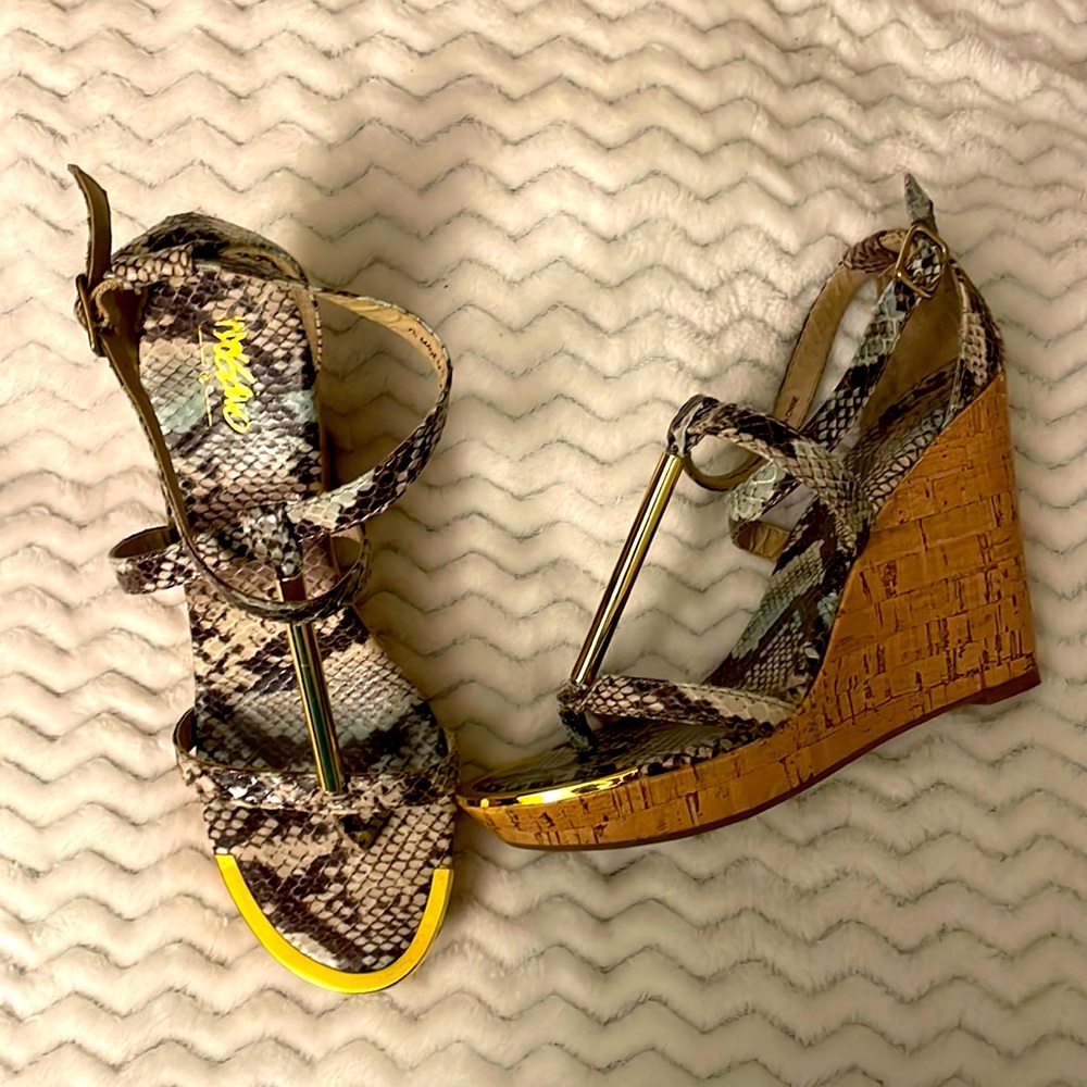 EVERYTHING MUST GO!! Gold toe, Snake Print Wedge Heels. Sz: 7.5